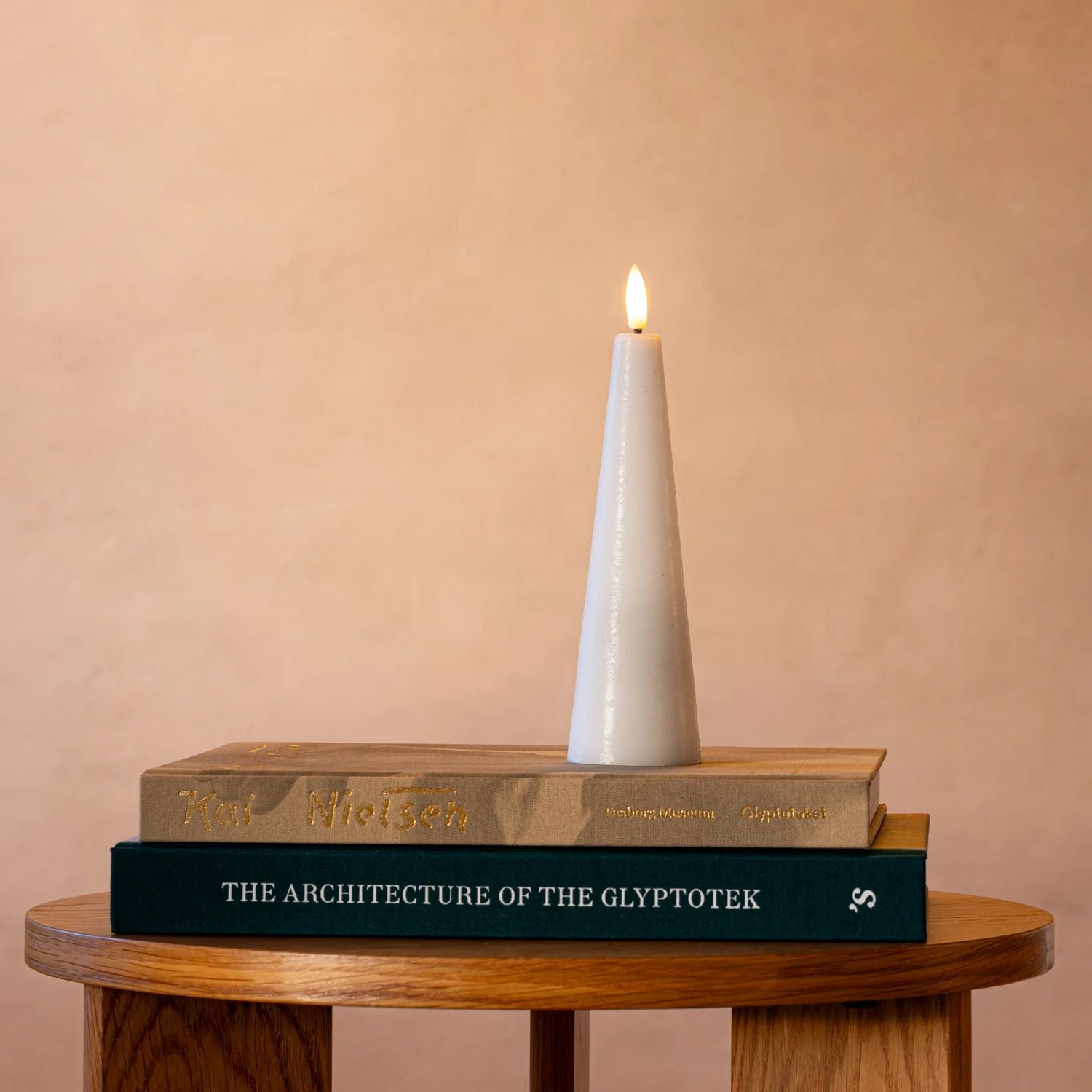 LED Candle rechargeable Cone 5 x 18 cm