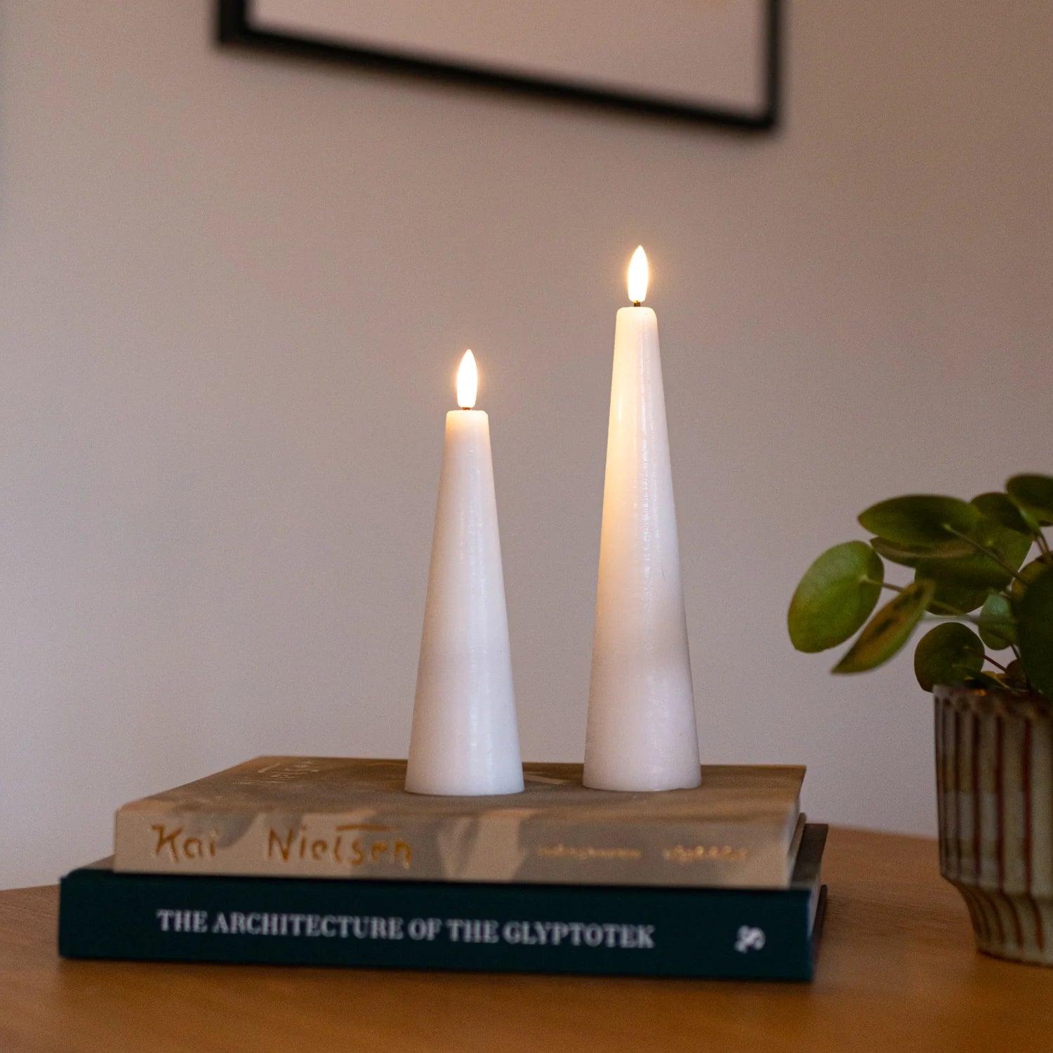 LED Candle rechargeable Cone 5 x 18 cm