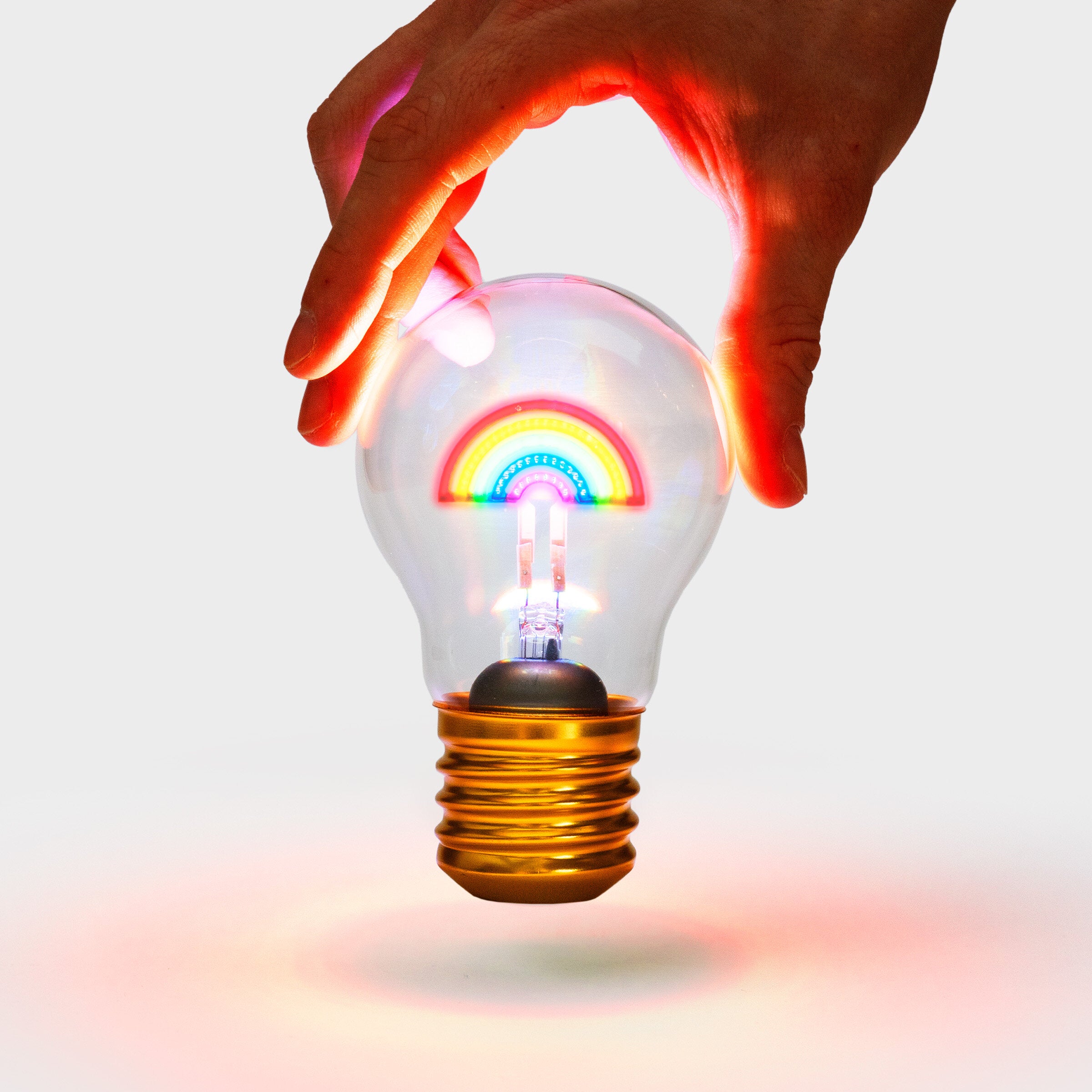 Regenbogen-Glühbirne wiederaufladbar